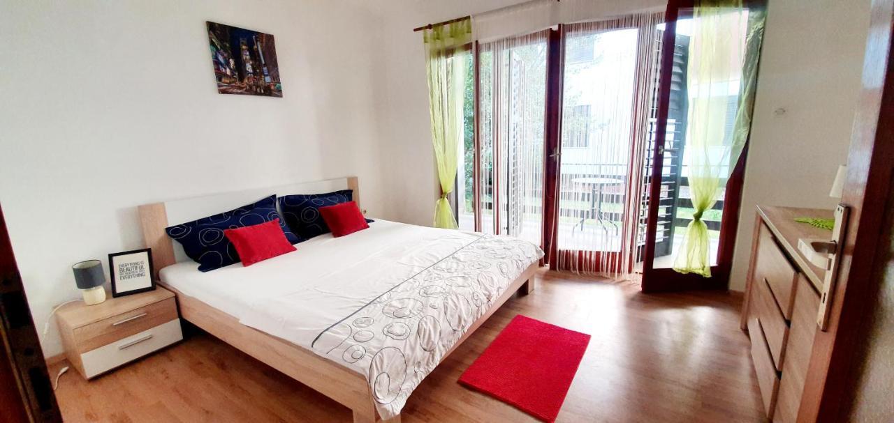 Umago Inn Екстер'єр фото